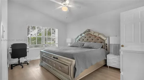 2048 NW 164th Avenue Pembroke Pines FL 33028