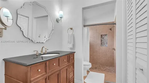 2048 NW 164th Avenue Pembroke Pines FL 33028