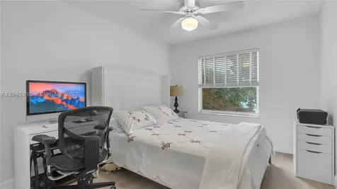 2048 NW 164th Avenue Pembroke Pines FL 33028