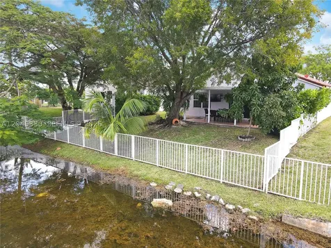 2048 NW 164th Avenue Pembroke Pines FL 33028
