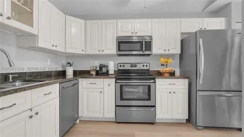 2048 NW 164th Avenue Pembroke Pines FL 33028
