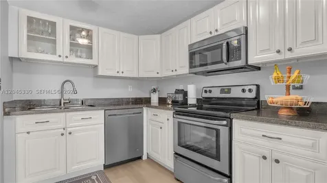 2048 NW 164th Avenue Pembroke Pines FL 33028