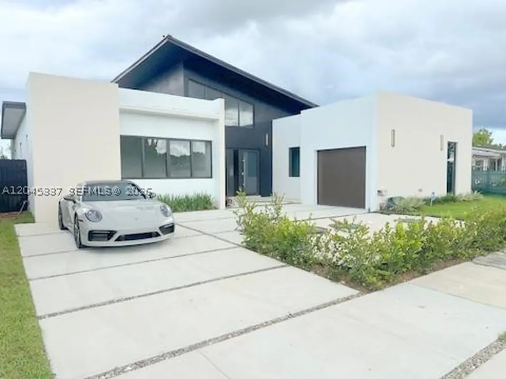 4321 SW 99th Avenue Miami FL 33165