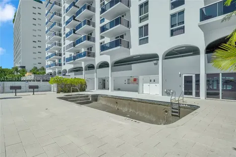 7928 West Drive North Bay Village FL 33141