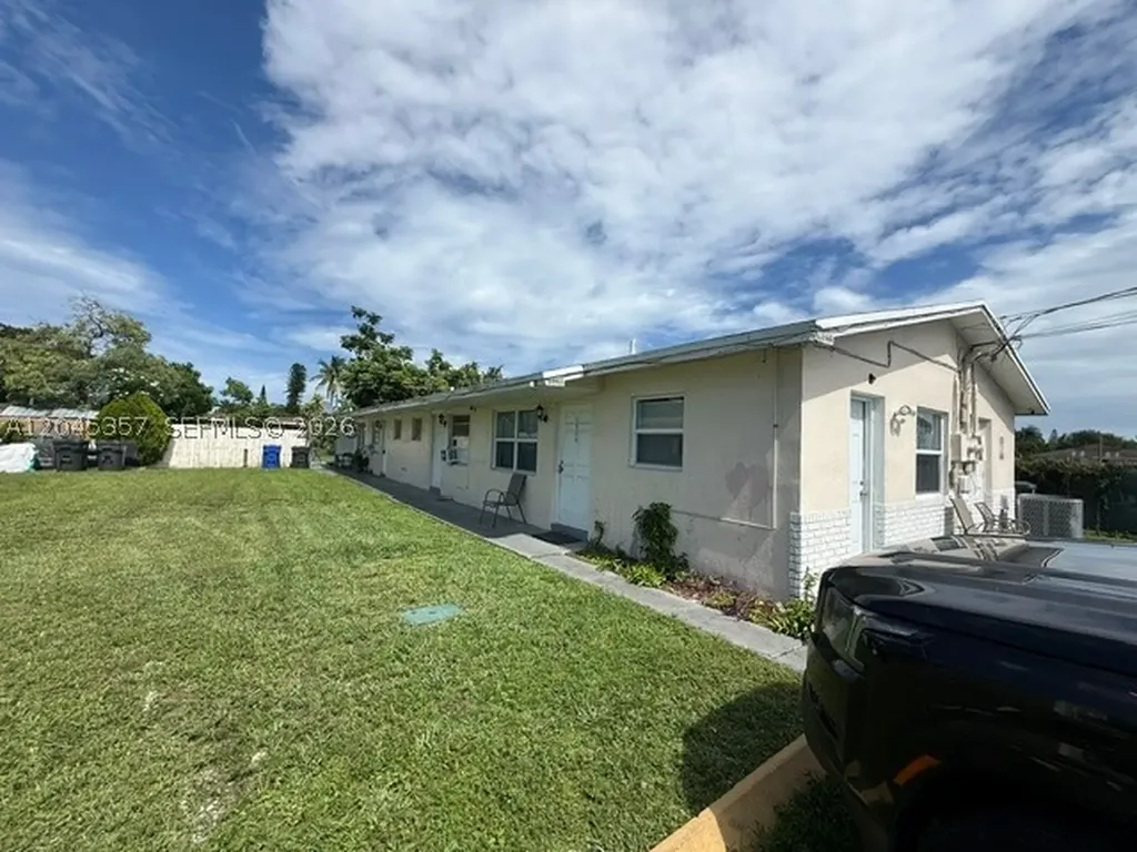 5946 Mckinley Street Hollywood FL 33021