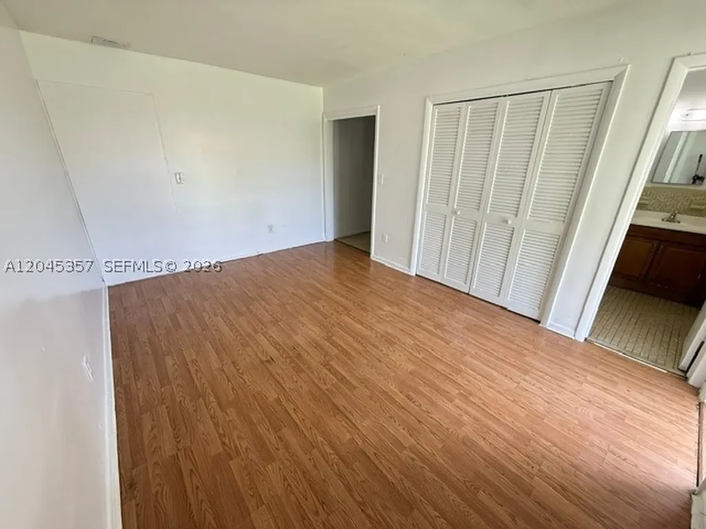 5946 Mckinley Street Hollywood FL 33021
