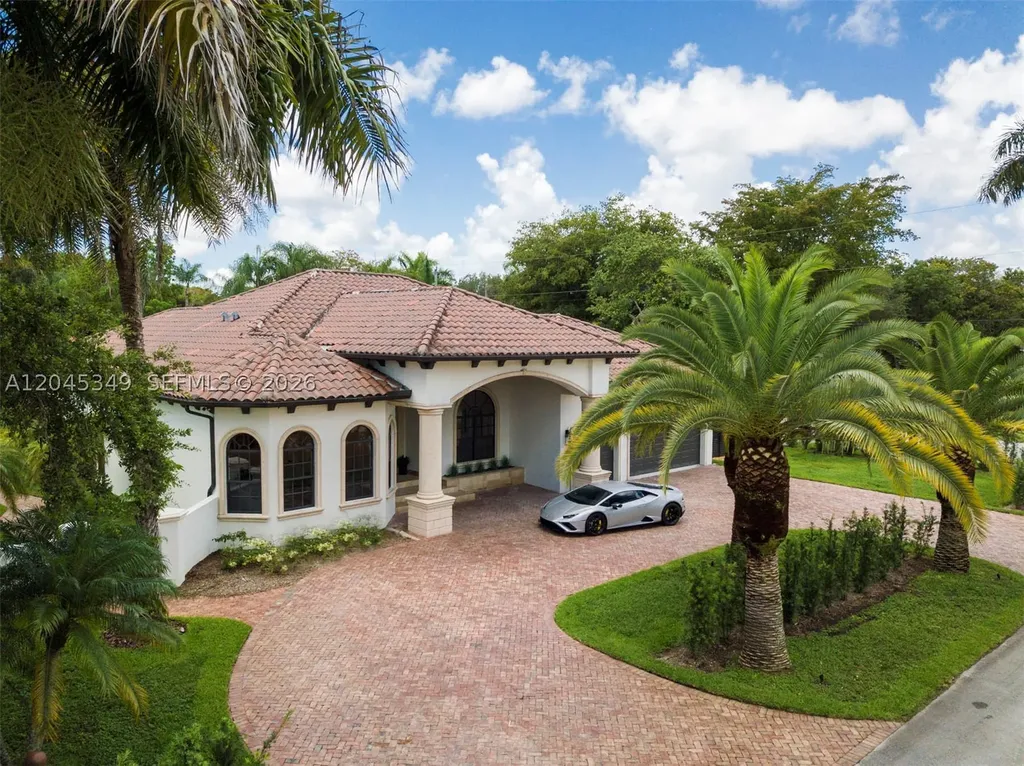 6874 SW 57th Terrace Miami FL 33143