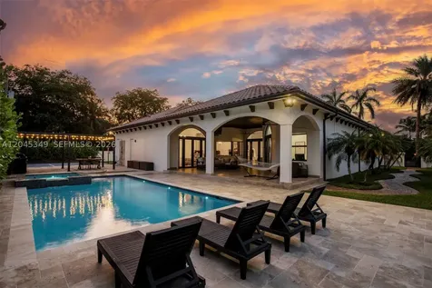 6874 SW 57th Terrace Miami FL 33143