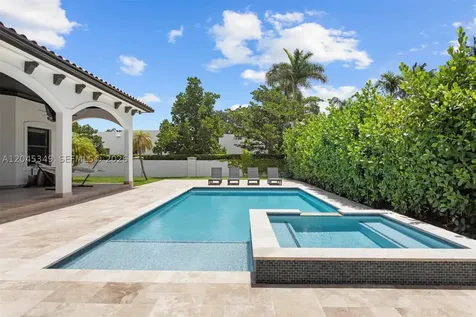 6874 SW 57th Terrace Miami FL 33143