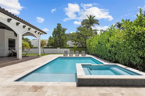 6874 SW 57th Terrace Miami FL 33143