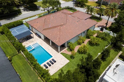 6874 SW 57th Terrace Miami FL 33143