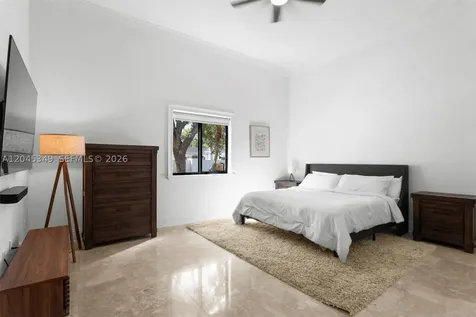 6874 SW 57th Terrace Miami FL 33143