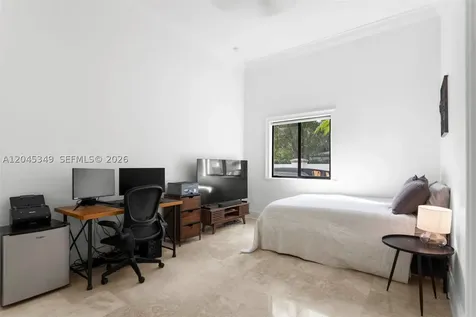 6874 SW 57th Terrace Miami FL 33143