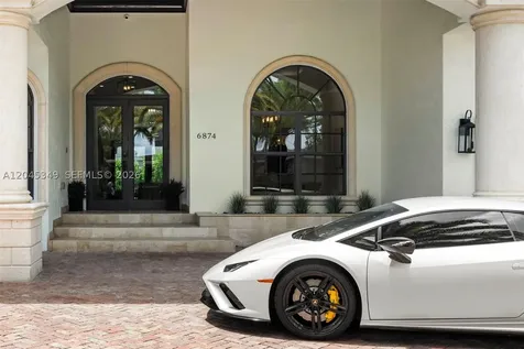 6874 SW 57th Terrace Miami FL 33143