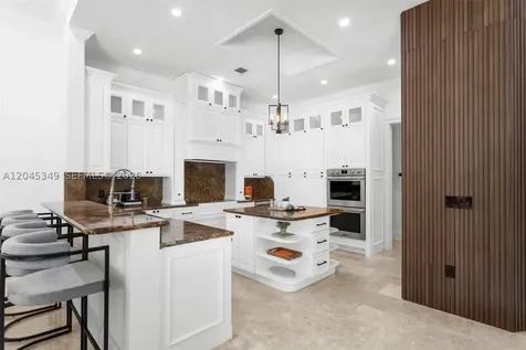 6874 SW 57th Terrace Miami FL 33143