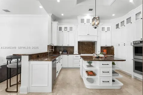 6874 SW 57th Terrace Miami FL 33143
