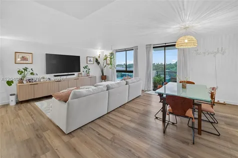 9800 W Bay Harbor Drive Bay Harbor Islands FL 33154