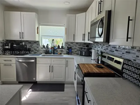 140 NW 18th Street Pompano Beach FL 33060