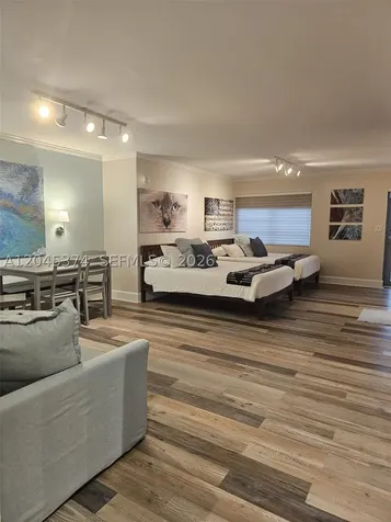 1024 Ocean Drive Miami Beach FL 33139