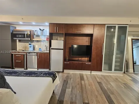 1024 Ocean Drive Miami Beach FL 33139