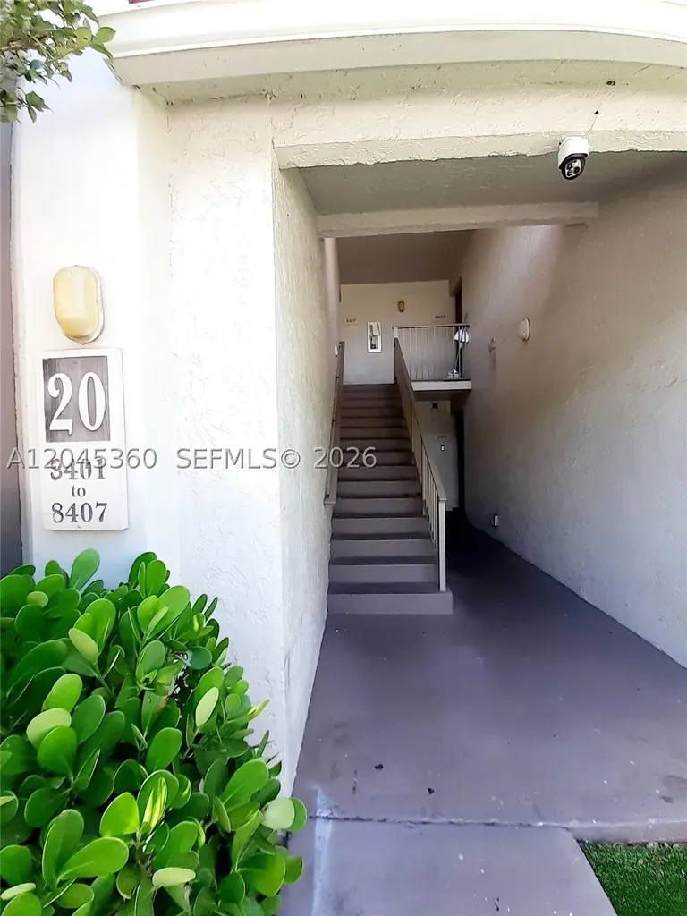 8407 Coral Lake Manor Coral Springs FL 33065