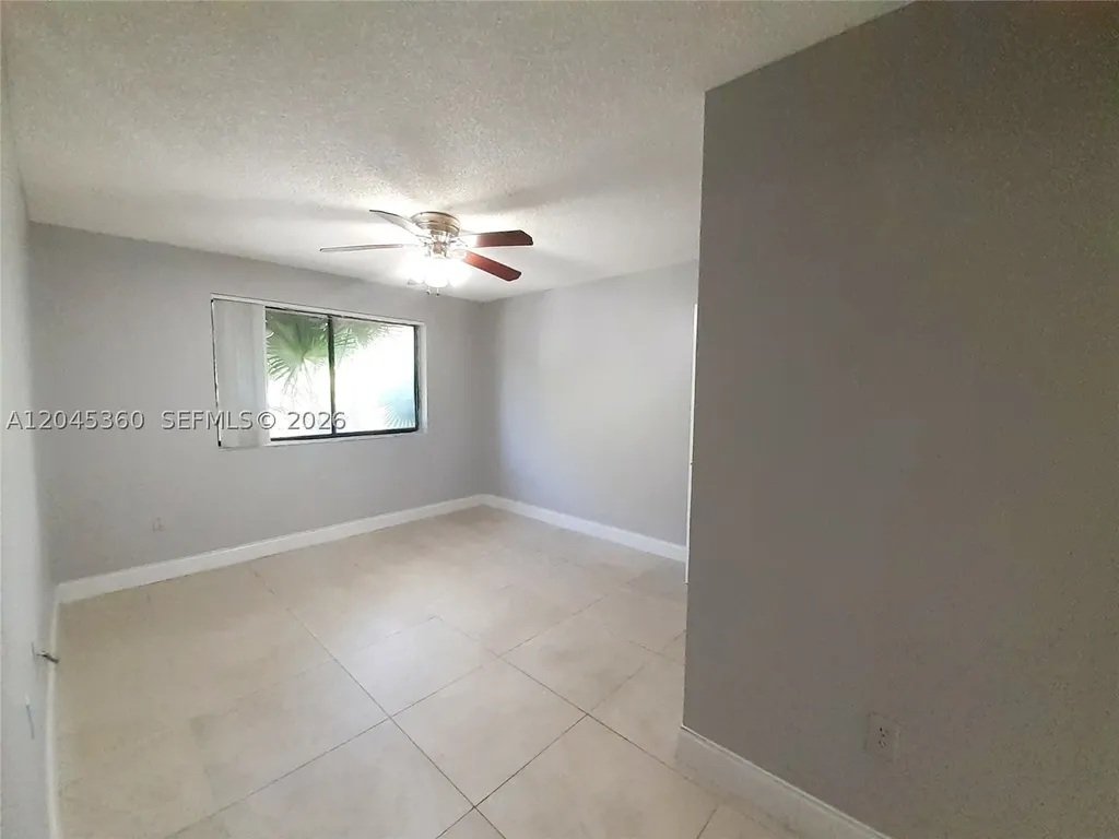 8407 Coral Lake Manor Coral Springs FL 33065
