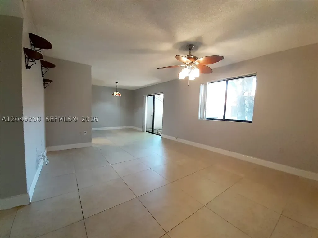 8407 Coral Lake Manor Coral Springs FL 33065