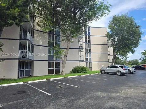 6995 NW 186th Street Hialeah FL 33015