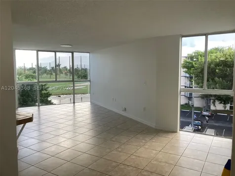 6995 NW 186th Street Hialeah FL 33015