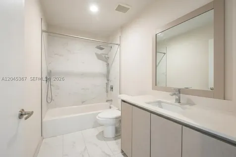 2535 NE 193rd Street Miami FL 33180