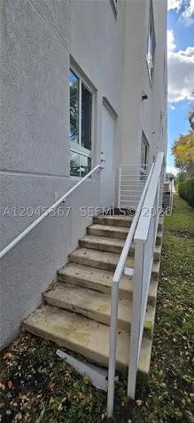 2535 NE 193rd Street Miami FL 33180