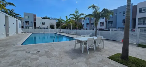 2535 NE 193rd Street Miami FL 33180