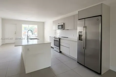 2535 NE 193rd Street Miami FL 33180