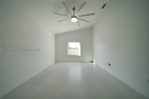 2924 NW 99th Place Doral FL 33172