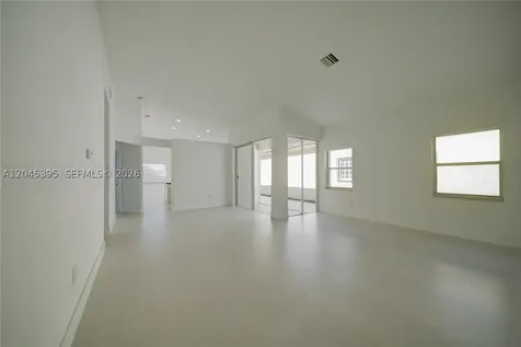 2924 NW 99th Place Doral FL 33172