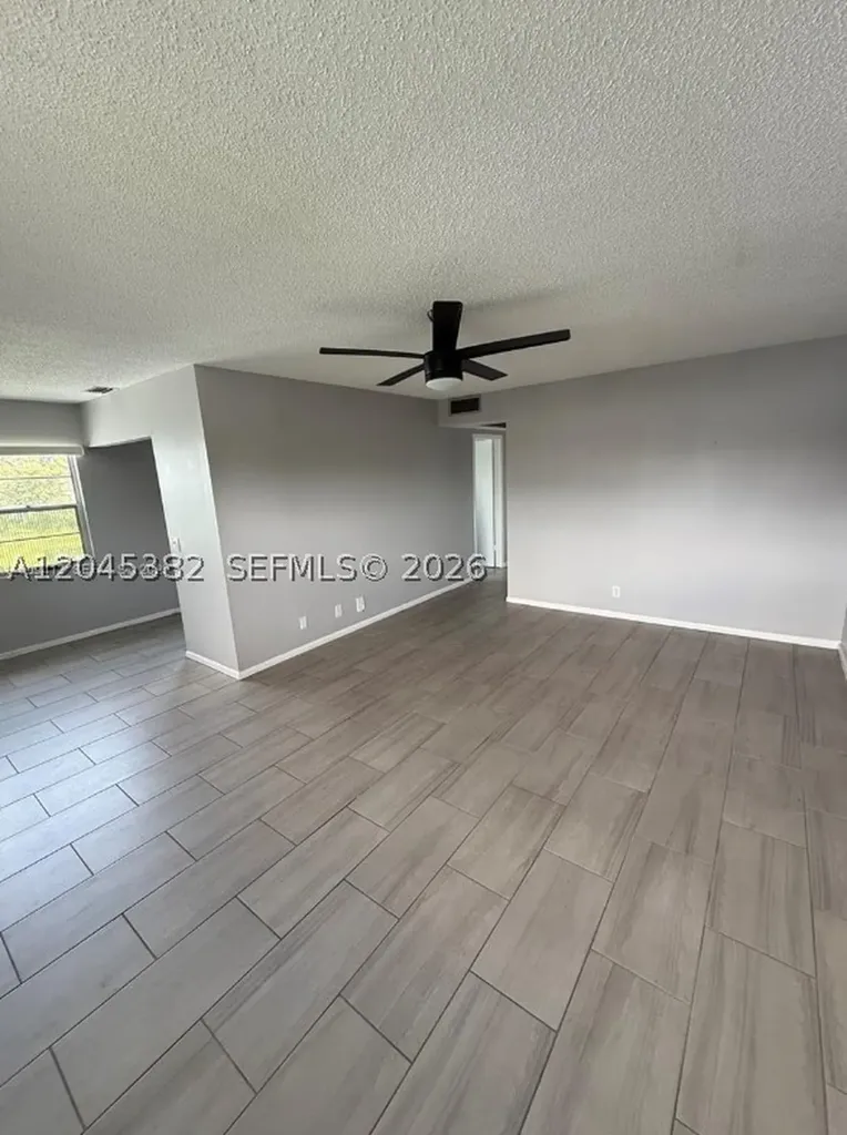 165 Fanshaw D Boca Raton FL 33434
