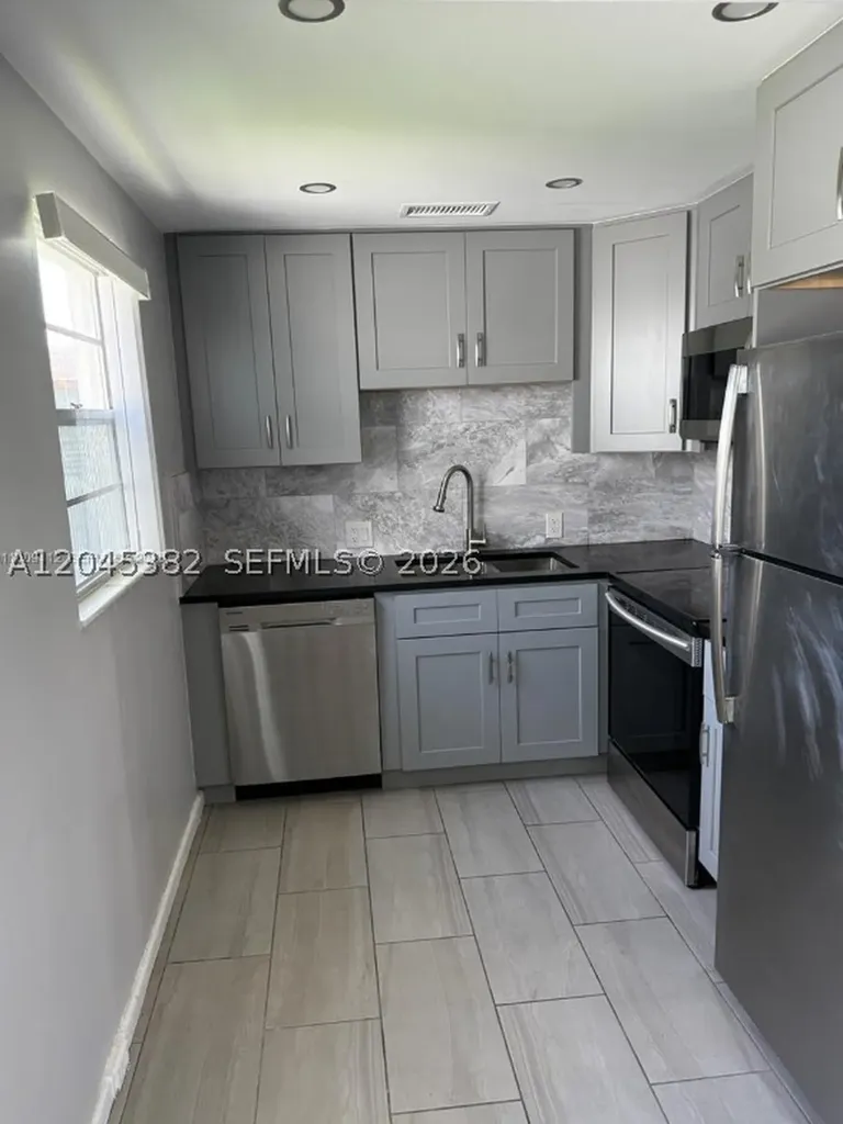 165 Fanshaw D Boca Raton FL 33434