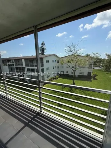 165 Fanshaw D Boca Raton FL 33434
