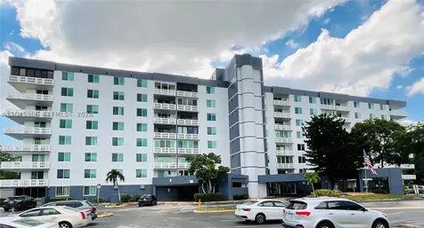 919 Hillcrest Drive Hollywood FL 33021