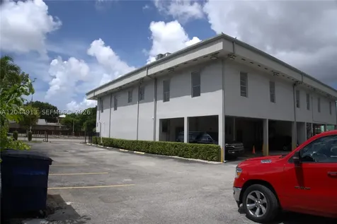 2433 NW 7th Street Miami FL 33125