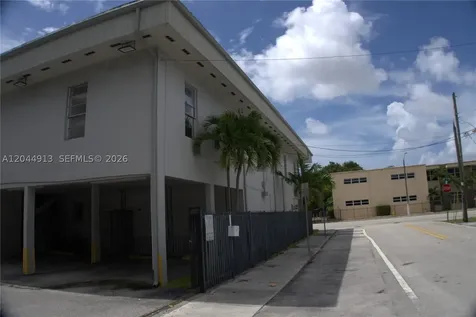 2433 NW 7th Street Miami FL 33125