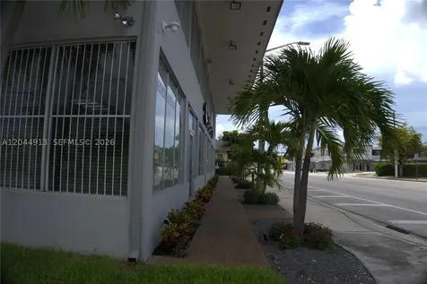 2433 NW 7th Street Miami FL 33125