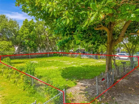60 NE 76th Street Miami FL 33138