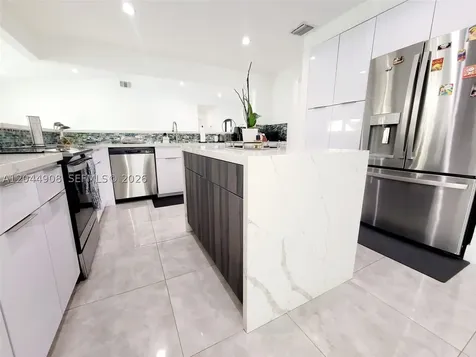 6324 NW 201st Lane Hialeah FL 33015