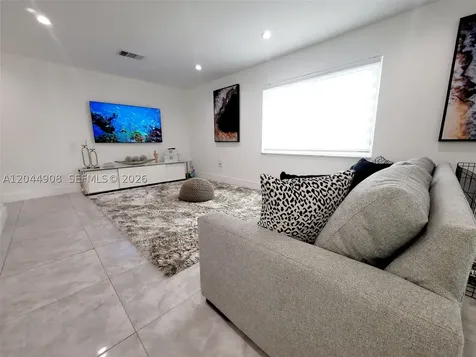 6324 NW 201st Lane Hialeah FL 33015