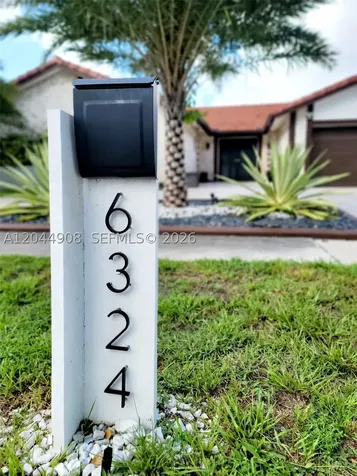 6324 NW 201st Lane Hialeah FL 33015