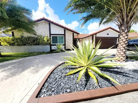 6324 NW 201st Lane Hialeah FL 33015