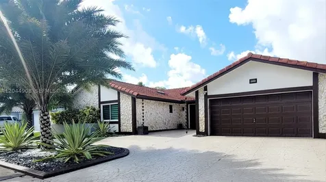 6324 NW 201st Lane Hialeah FL 33015