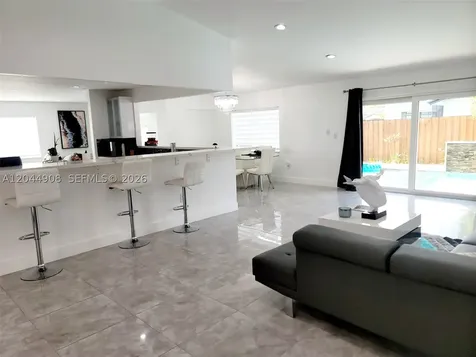 6324 NW 201st Lane Hialeah FL 33015