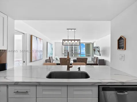 400 S Pointe Drive Miami Beach FL 33139